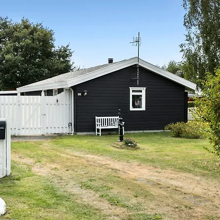 בית נופש 3 Bedroom Lovely In Otterup Kristiansminde