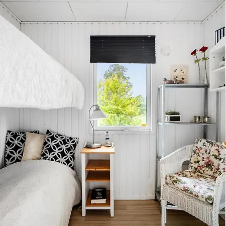 3 Bedroom Lovely In Otterup בית נופש